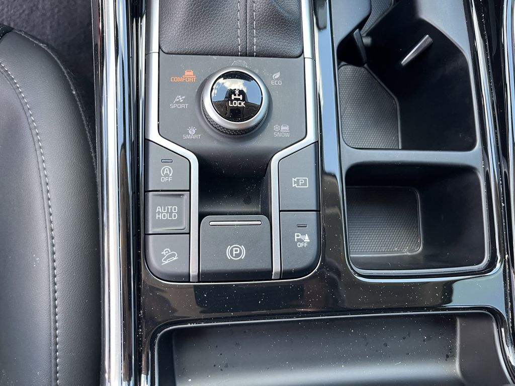 used 2022 Kia Sorento car, priced at $34,291