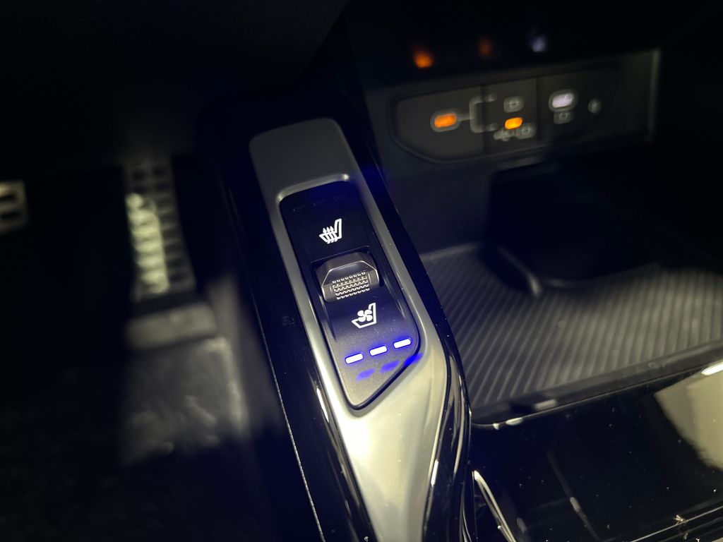 new 2025 Kia Sorento car, priced at $44,243