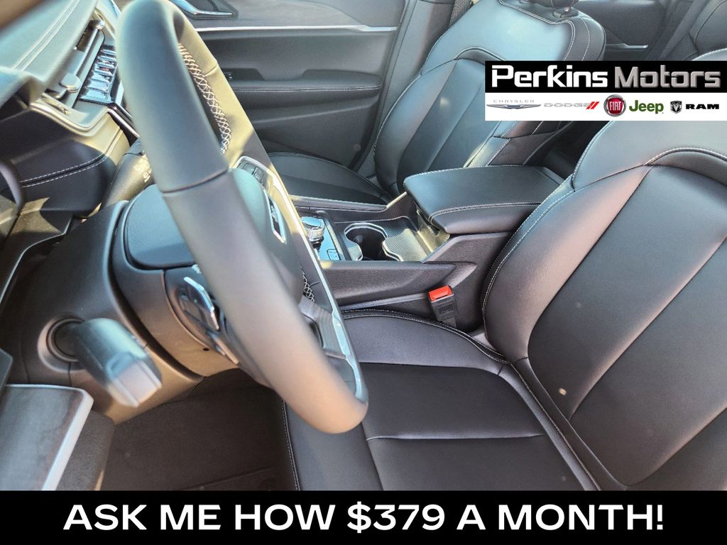 new 2025 Jeep Grand Cherokee car, priced at $48,369