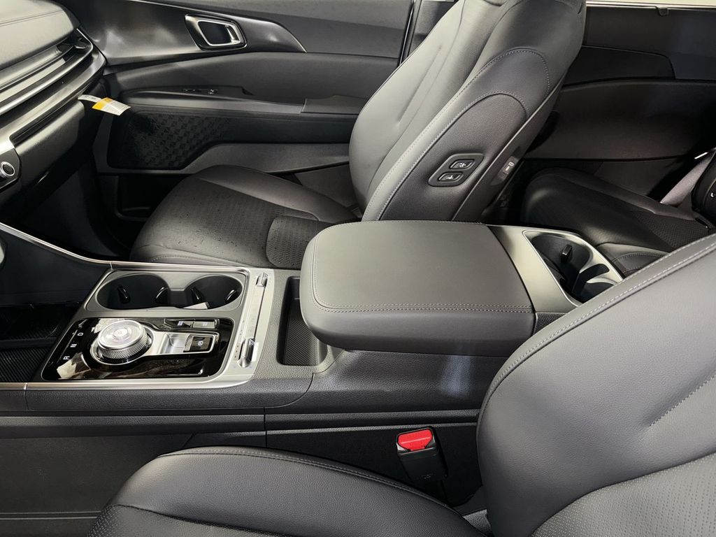 new 2025 Kia Carnival Hybrid car, priced at $50,640