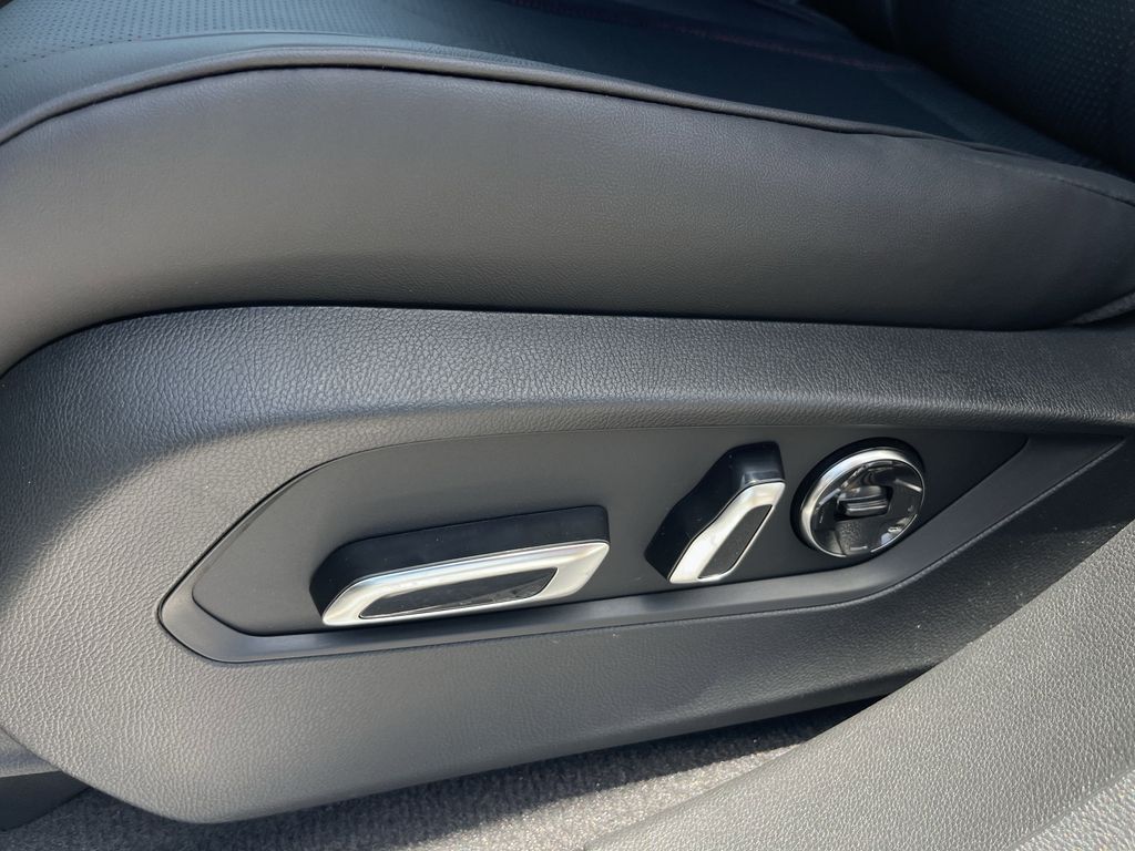 new 2025 Acura RDX car, priced at $56,400