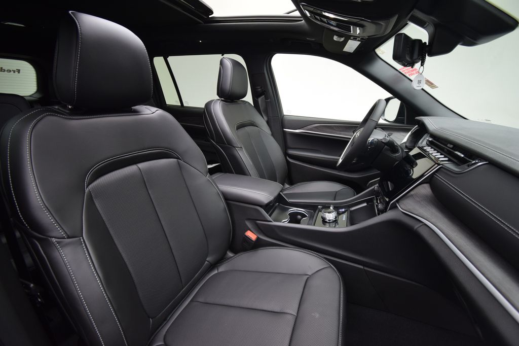 new 2025 Jeep Grand Cherokee L car, priced at $44,510