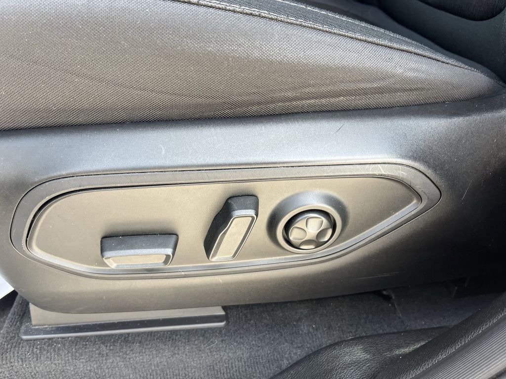 used 2023 Jeep Grand Cherokee L car, priced at $28,795