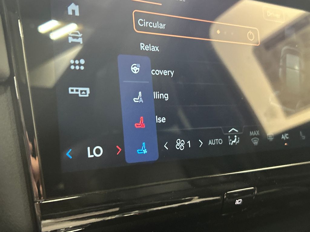 new 2025 Lincoln Navigator car, priced at $106,555