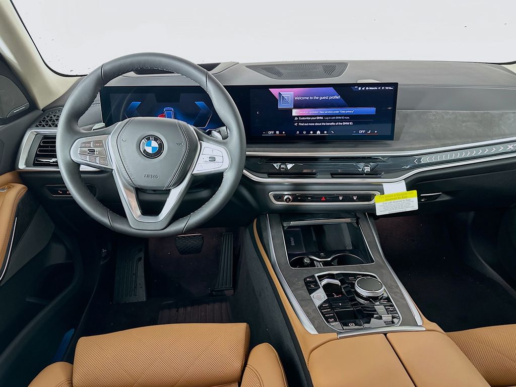 new 2025 BMW X7 car