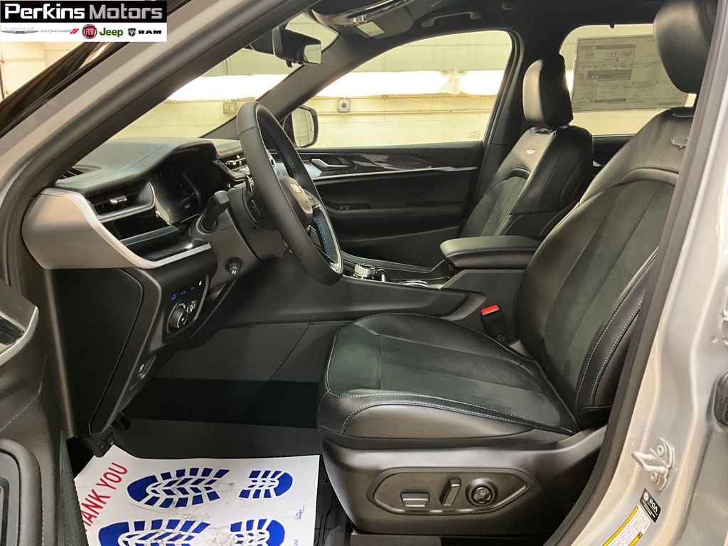 new 2025 Jeep Grand Cherokee car, priced at $66,005