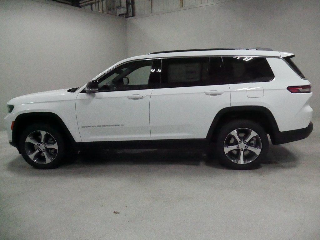 new 2024 Jeep Grand Cherokee L car, priced at $48,325