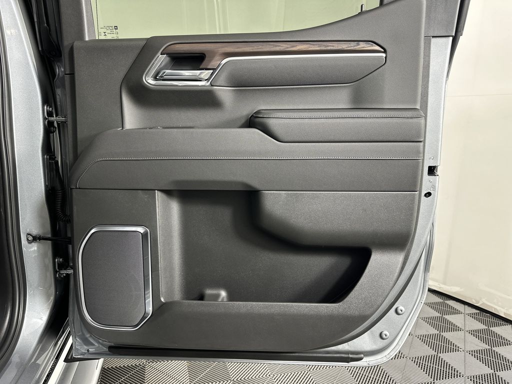 new 2025 GMC Sierra 1500 car, priced at $59,319