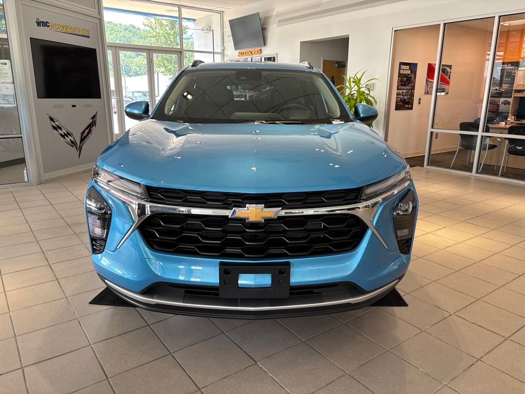 new 2025 Chevrolet Trax car, priced at $25,880