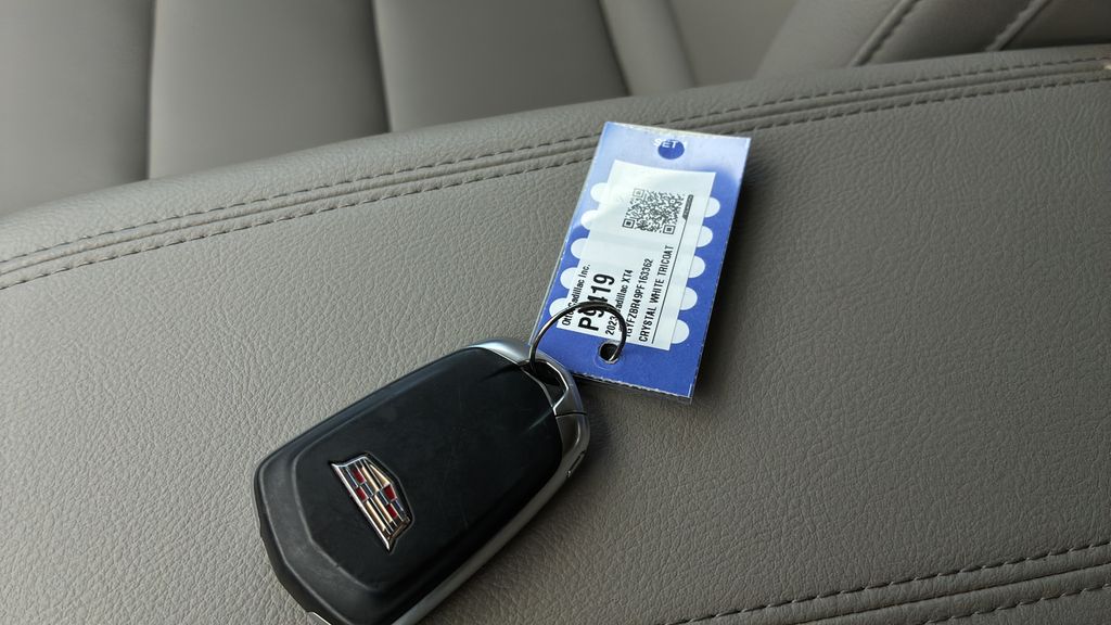 used 2023 Cadillac XT4 car, priced at $28,800