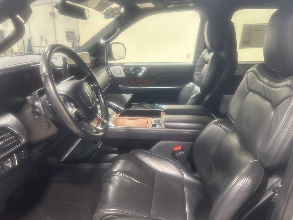 used 2022 Lincoln Navigator car, priced at $58,127