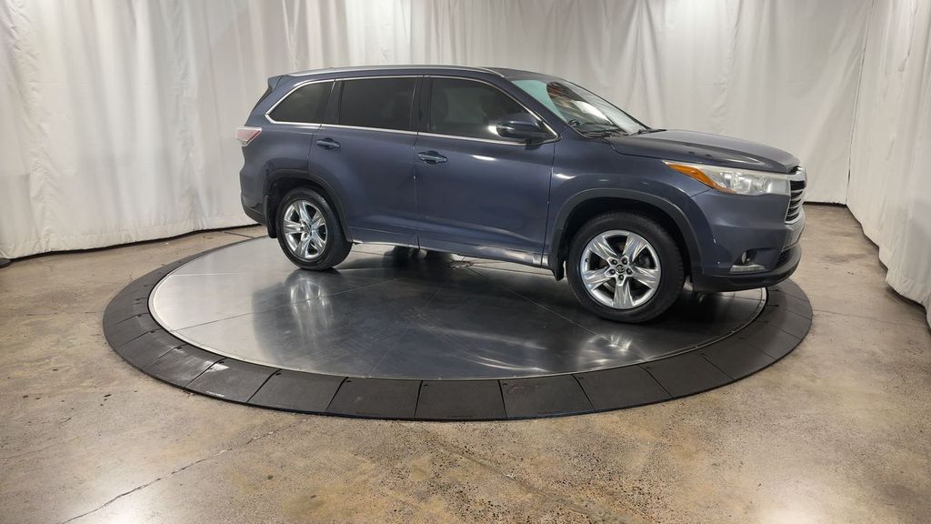 used 2016 Toyota Highlander car, priced at $19,458