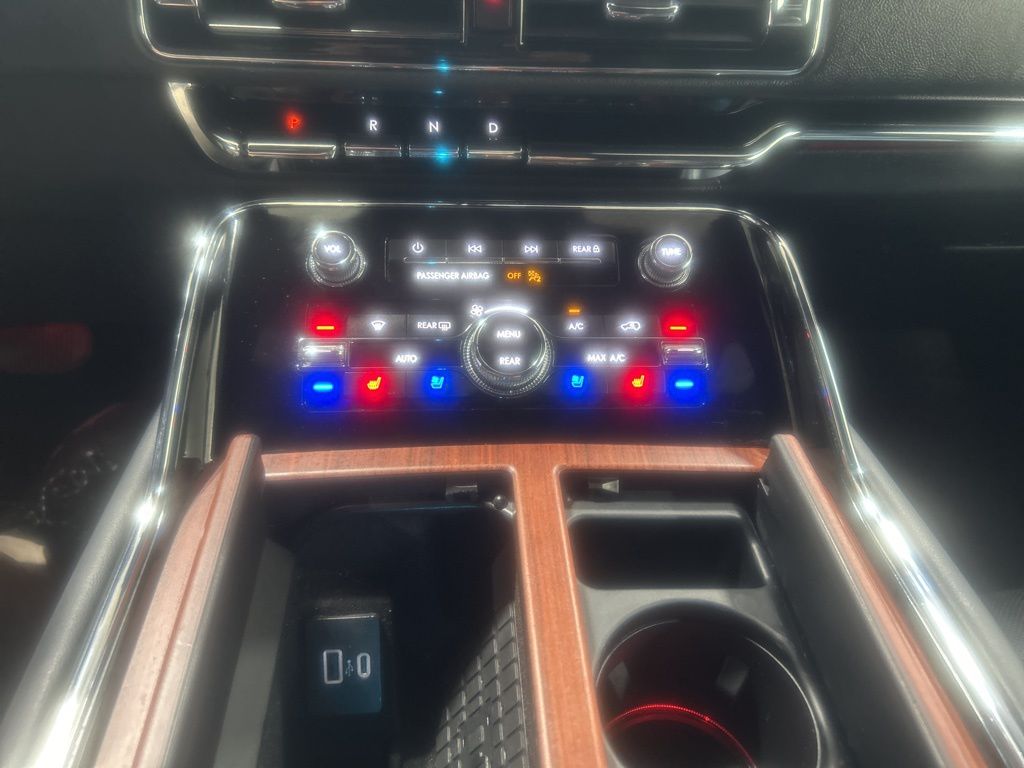 used 2022 Lincoln Navigator car, priced at $58,127