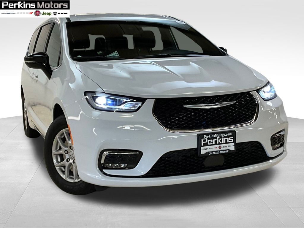 new 2025 Chrysler Pacifica car