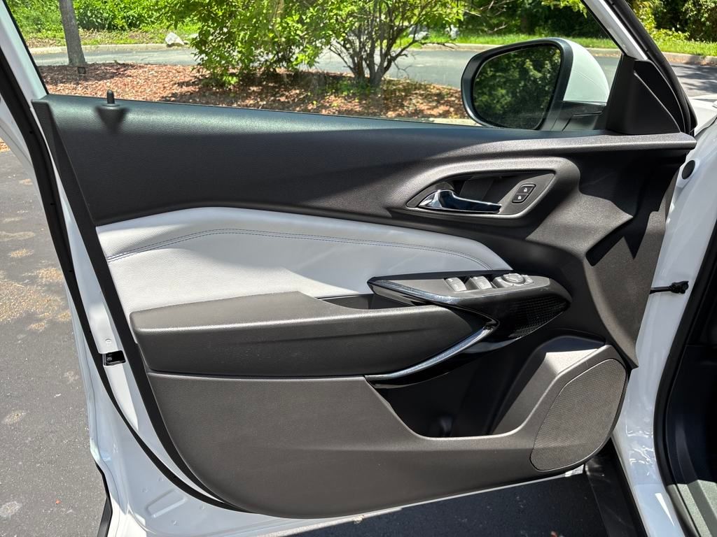 new 2025 Chevrolet Trax car, priced at $24,095