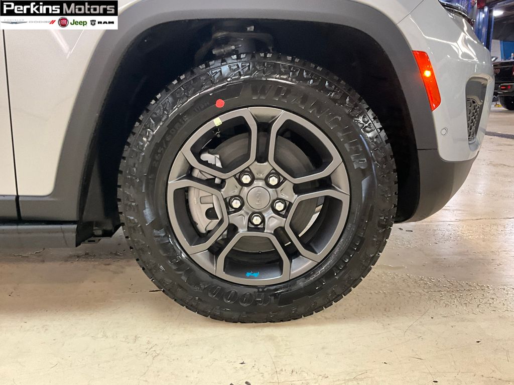 new 2025 Jeep Grand Cherokee car, priced at $66,005