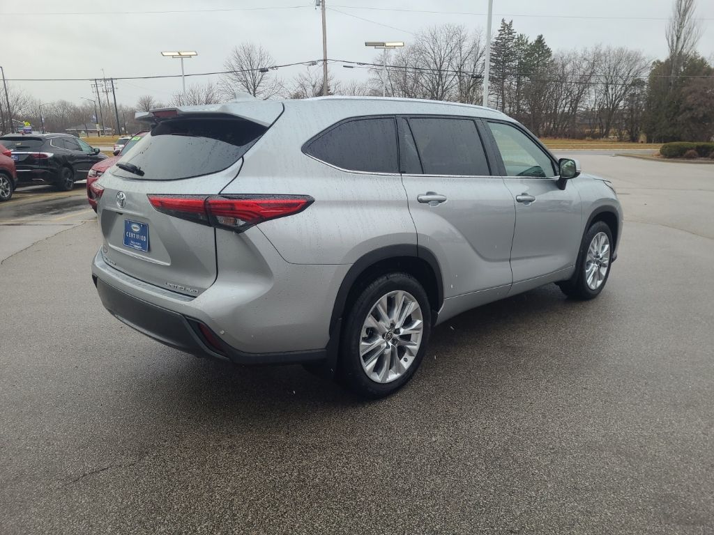used 2021 Toyota Highlander car, priced at $41,209
