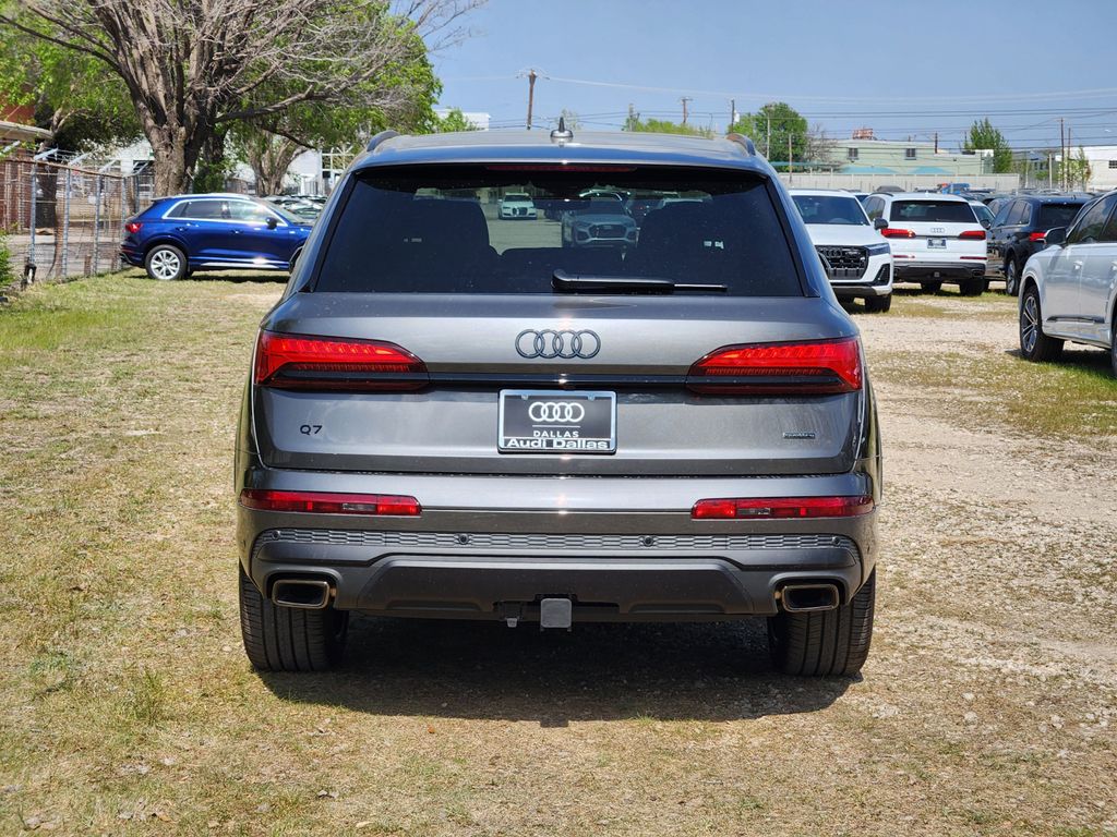 new 2025 Audi Q7 car, priced at $77,840