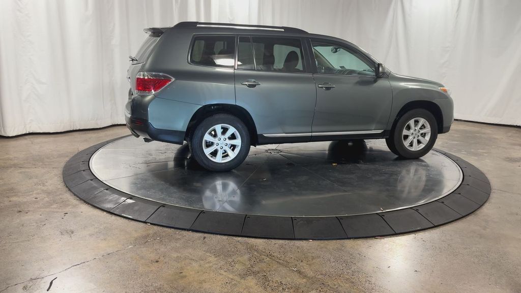 used 2013 Toyota Highlander car, priced at $14,992