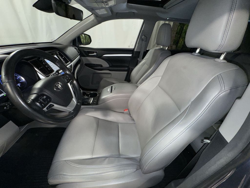 used 2018 Toyota Highlander car, priced at $23,700