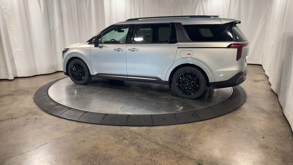new 2025 Kia Carnival car, priced at $47,055