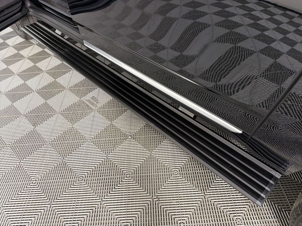 used 2025 GMC Yukon XL car, priced at $83,990