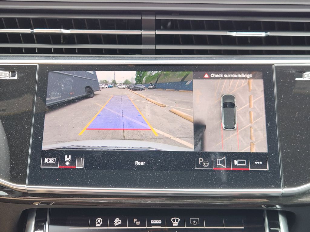 new 2025 Audi Q7 car, priced at $88,655