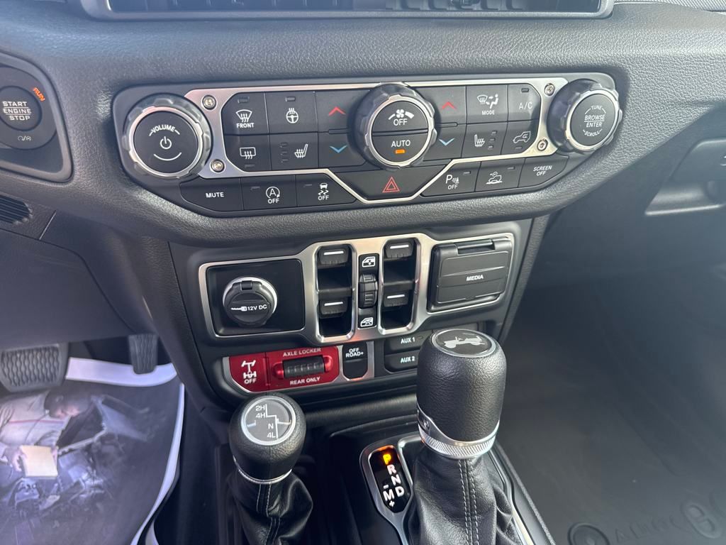 new 2025 Jeep Wrangler car, priced at $49,327