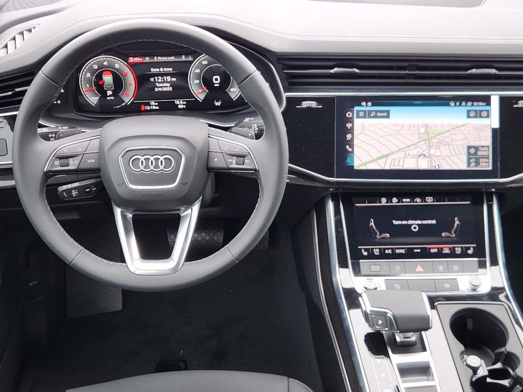 new 2025 Audi Q7 car, priced at $75,890