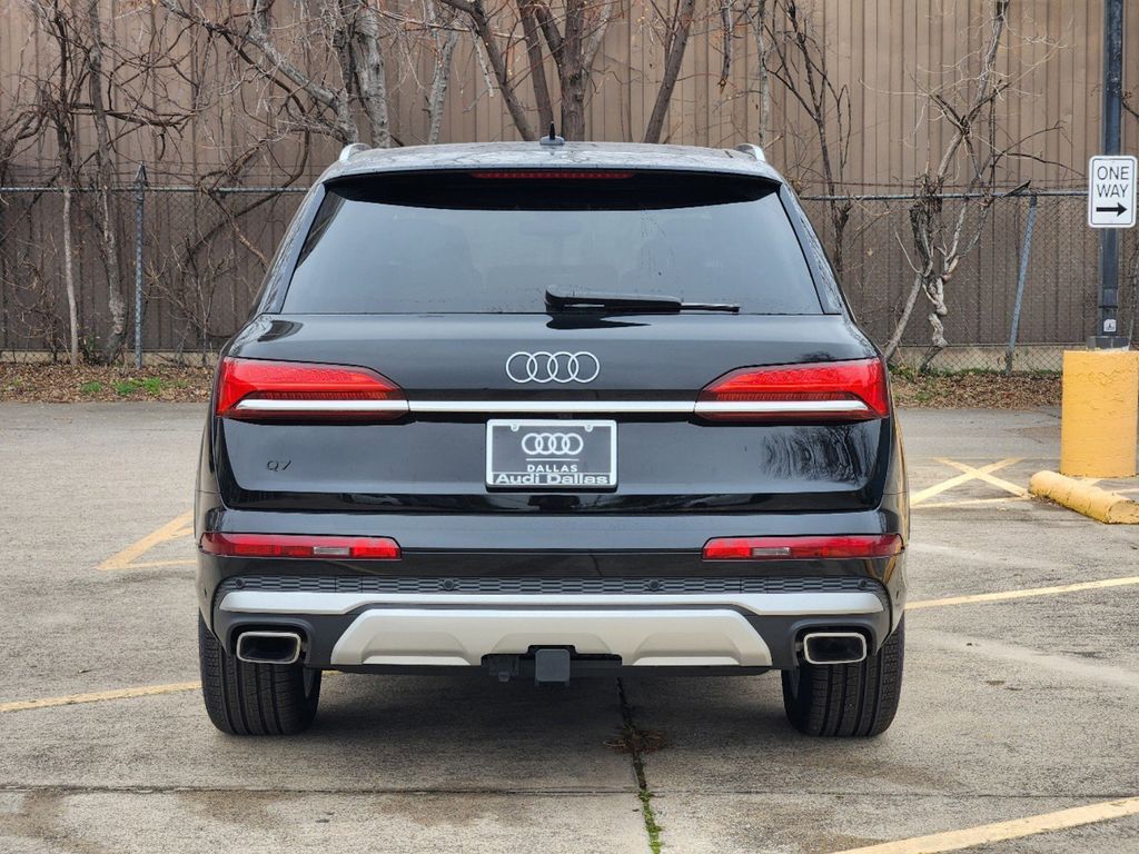 new 2025 Audi Q7 car, priced at $75,890