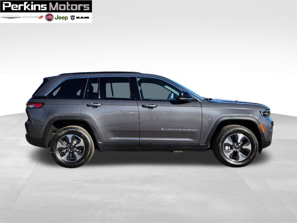 new 2025 Jeep Grand Cherokee car, priced at $52,869