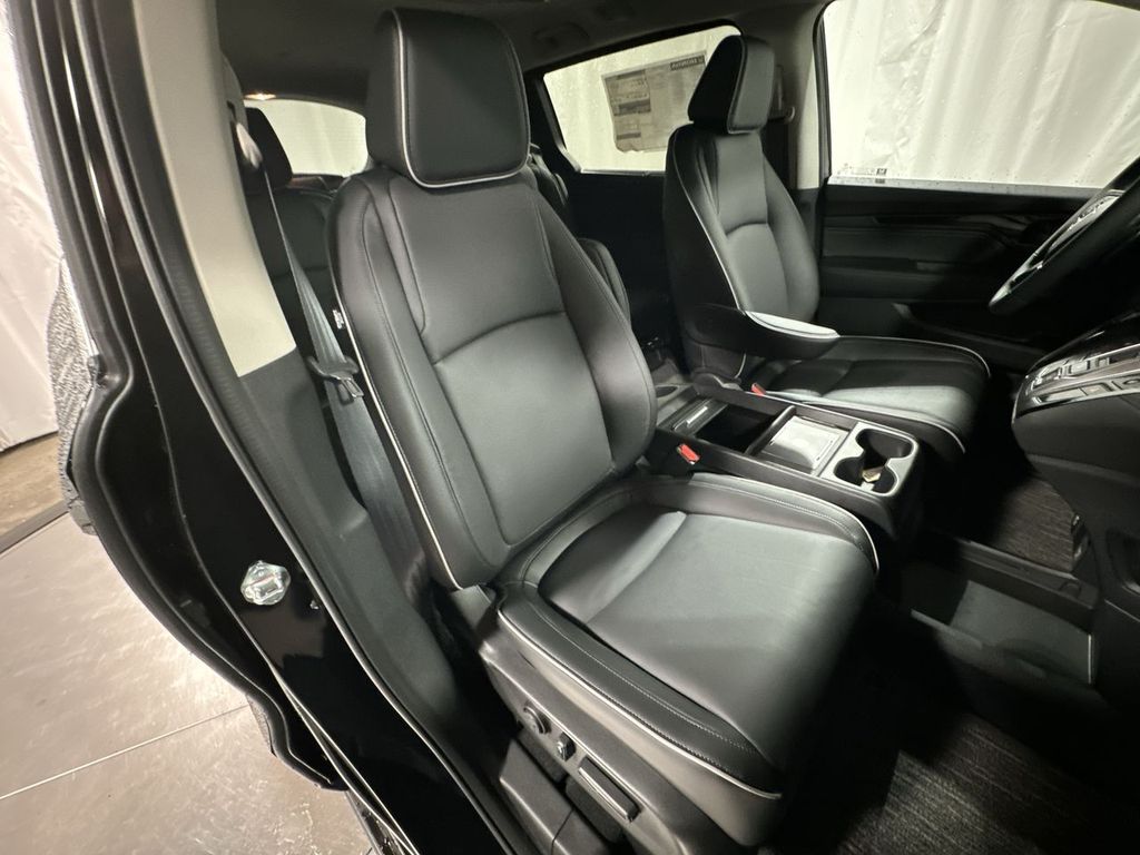 new 2025 Honda Odyssey car, priced at $48,360