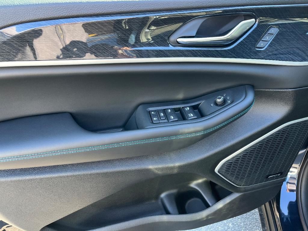 new 2024 Jeep Grand Cherokee car, priced at $56,990