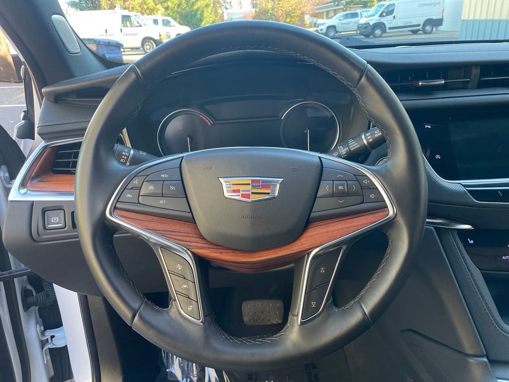 used 2021 Cadillac XT5 car, priced at $30,550