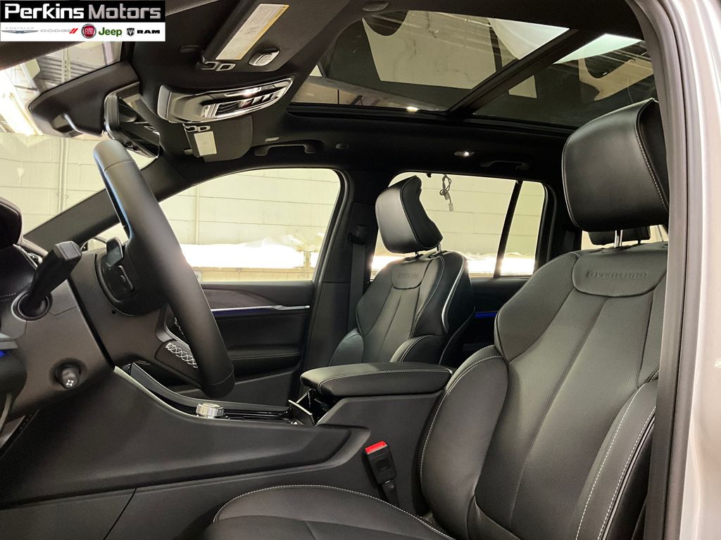 new 2025 Jeep Grand Cherokee car, priced at $59,841