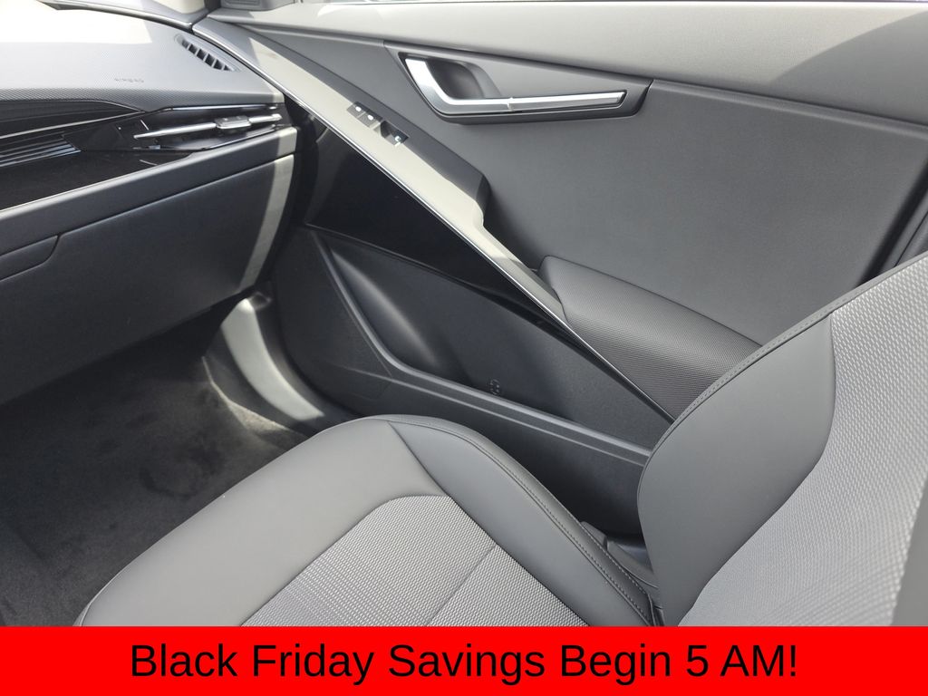 new 2025 Kia Niro car, priced at $28,010