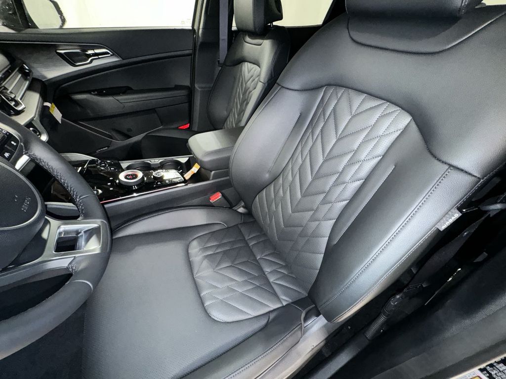 new 2025 Kia Sportage Plug-In Hybrid car, priced at $45,506