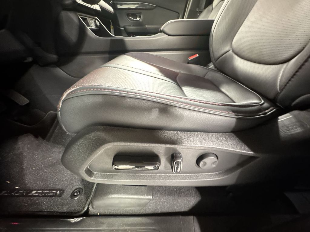 new 2025 Honda Pilot car, priced at $56,075