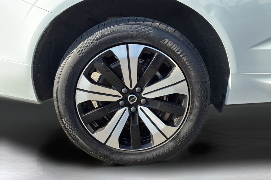 used 2023 Volvo XC60 Recharge Plug-In Hybrid car, priced at $33,600