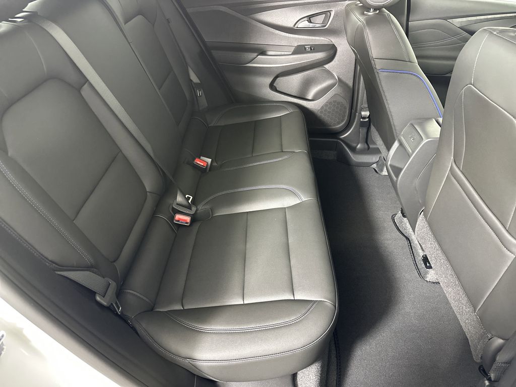 new 2025 Buick Envista car, priced at $29,075