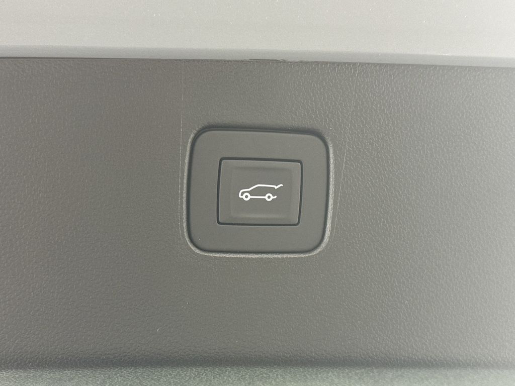 new 2025 Buick Envista car, priced at $26,070