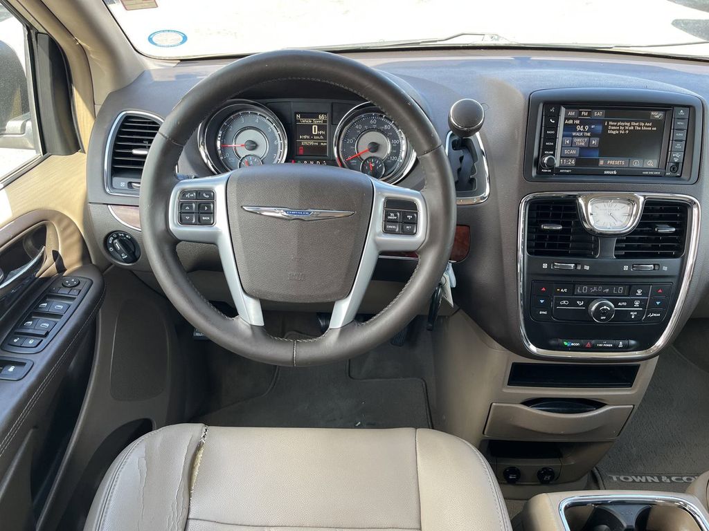 used 2014 Chrysler Town & Country car, priced at $8,791