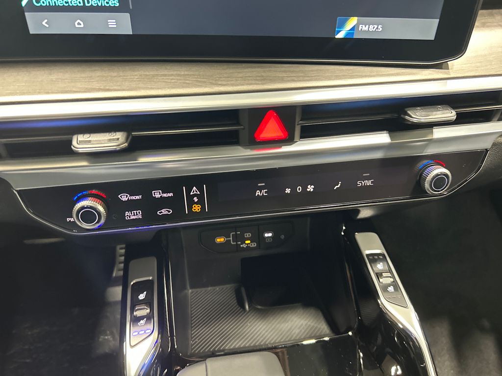 new 2025 Kia Sorento car, priced at $44,243