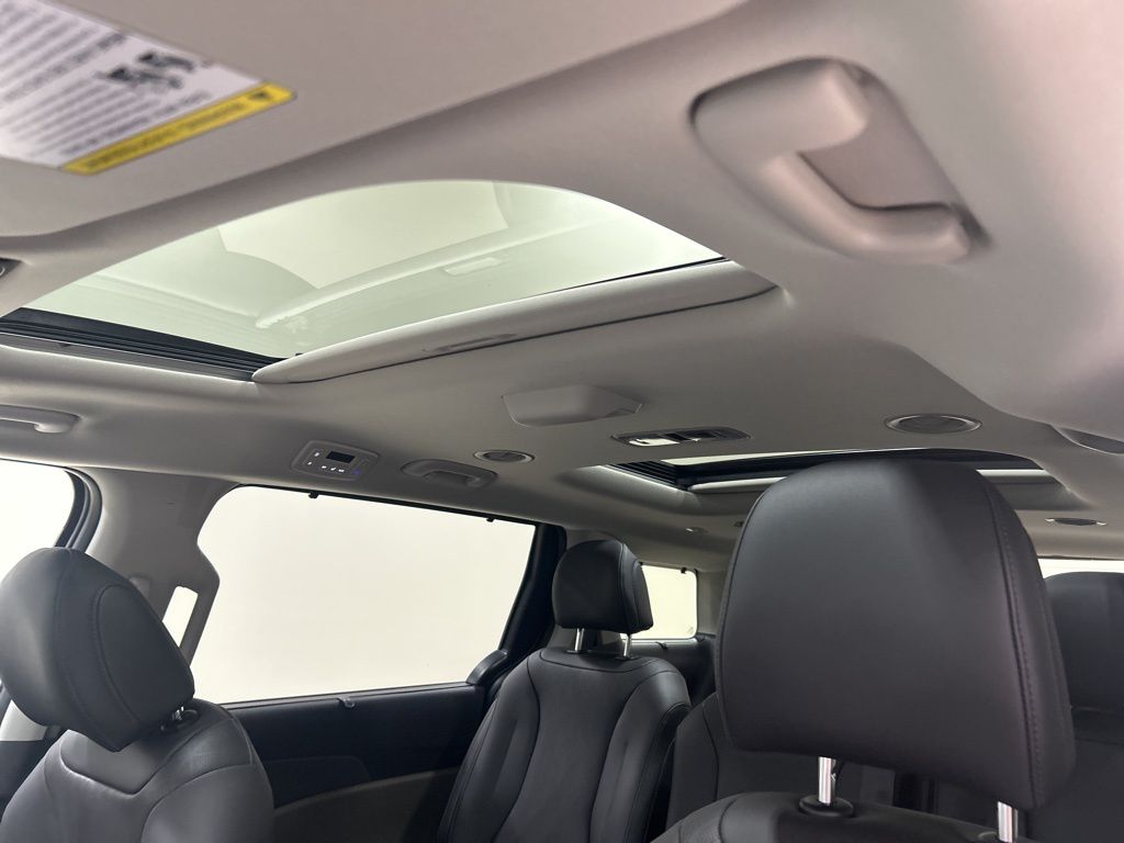 new 2026 Kia Carnival Hybrid car, priced at $48,274
