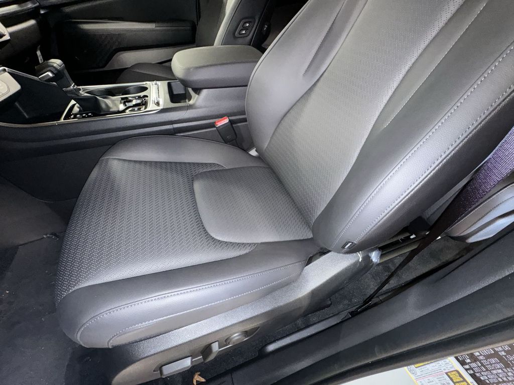 new 2025 Kia Carnival car, priced at $47,884