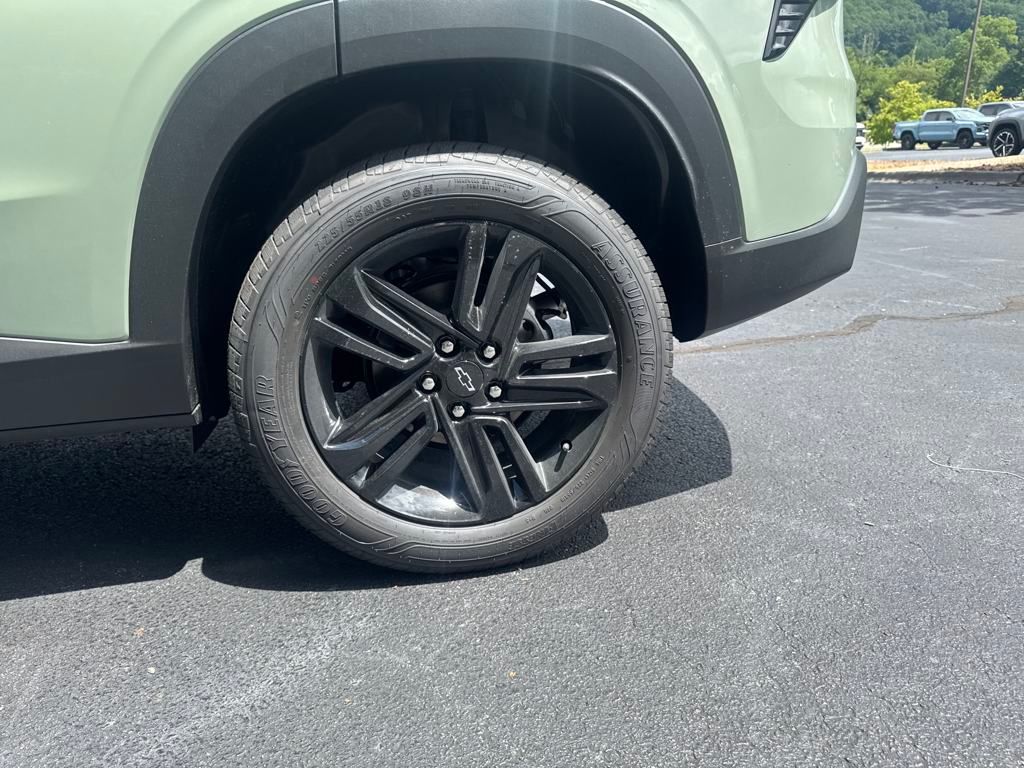 new 2025 Chevrolet Trax car, priced at $25,895