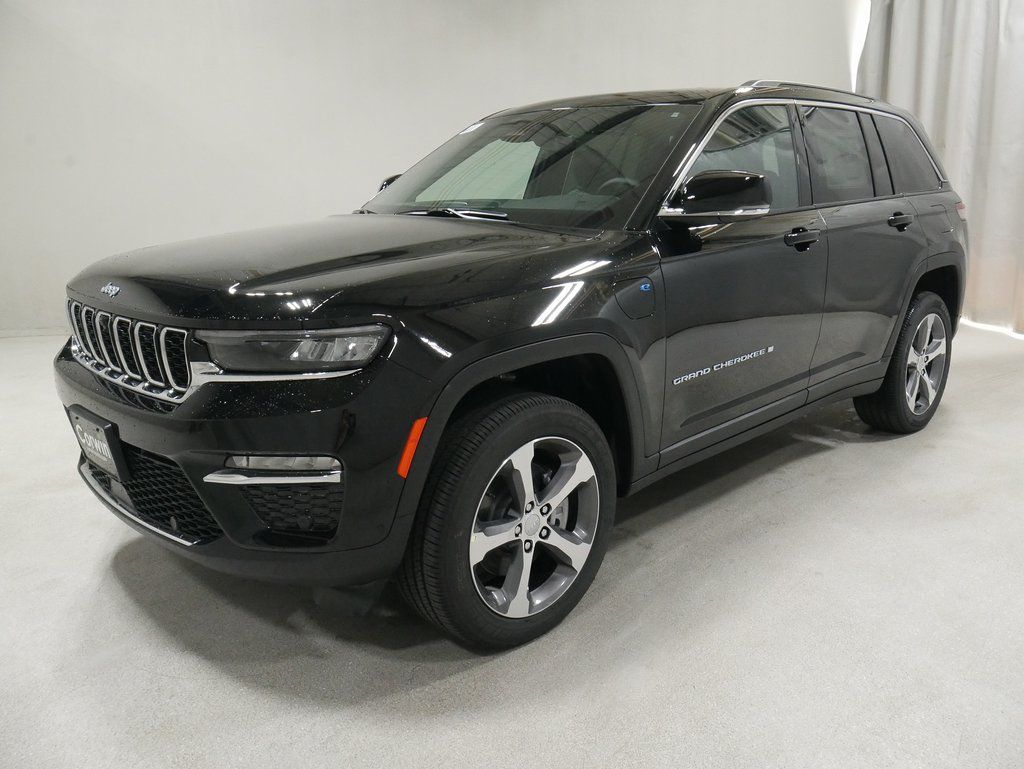 new 2024 Jeep Grand Cherokee car, priced at $60,538