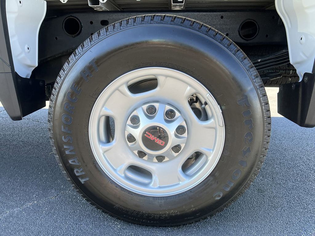 new 2025 GMC Sierra 2500HD car, priced at $47,489