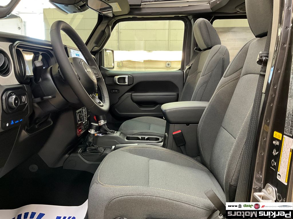 new 2025 Jeep Wrangler car, priced at $59,257