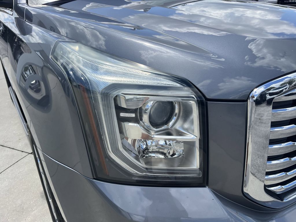 used 2019 GMC Yukon car, priced at $27,591